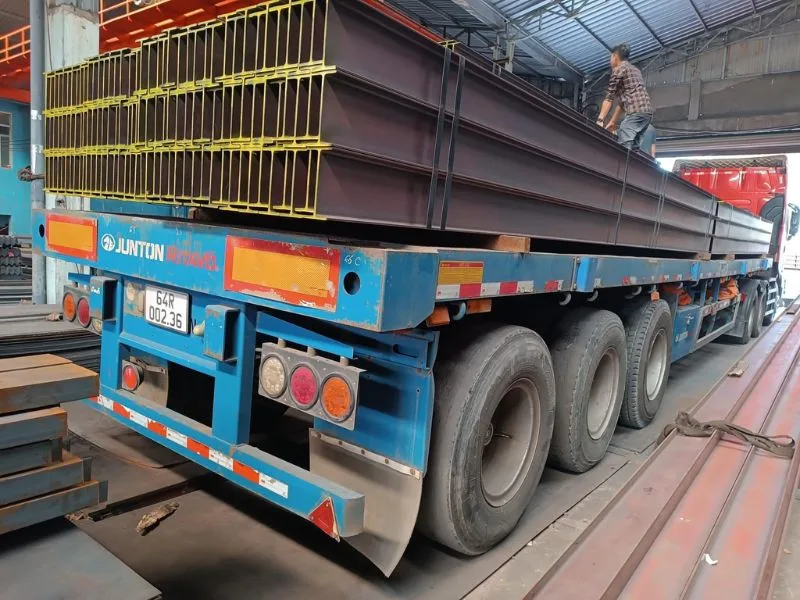Thép hình Posco xuất tại kho về dự án tại Đồng Tháp