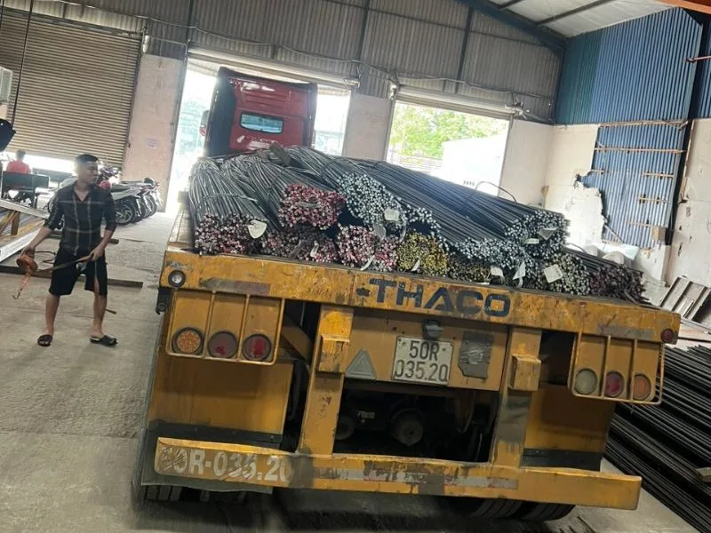 Thép xây dựng Việt Mỹ xuất về dự án tại huyện Bình Chánh HCM