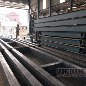 Gia công bàn cân ô tô từ thép tấm: Gia công chấn dập thép tấm, hàn cắt theo yêu cầu làm bàn cân ô tô tải.